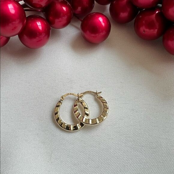 Fancy Hoop earrings 14k solid gold | Minimal | perfect gift | - Picture 8 of 10